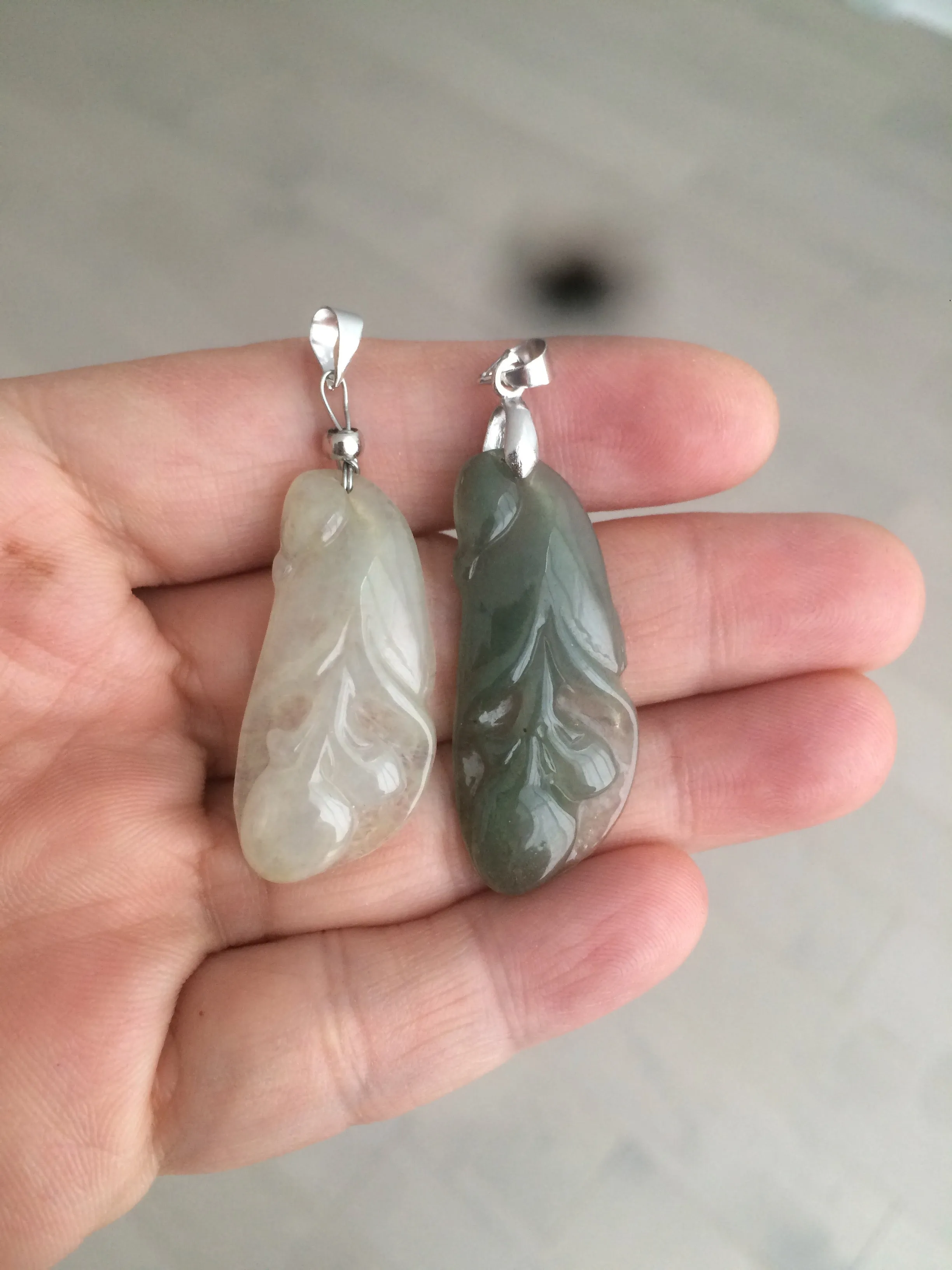 100% natural icy watery white/dark green Magnolia flower jadeite jade pendant AF86