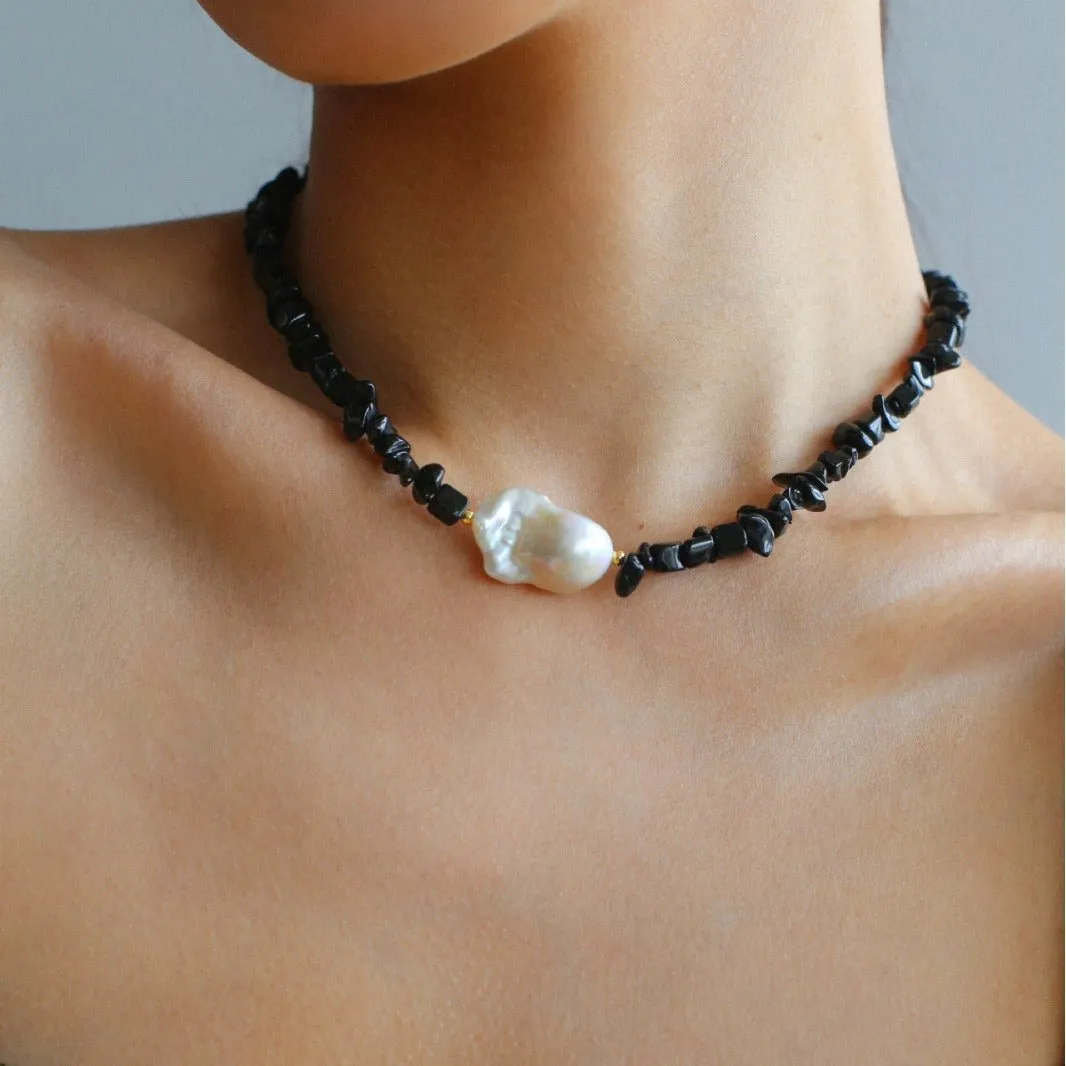 Brilliant Black Agate Crushed Stone Baroque Pearl Necklace