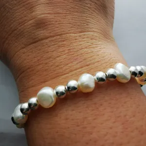 EVELYN - Sterling Silver Bead Bracelet with Freshwater Pearl