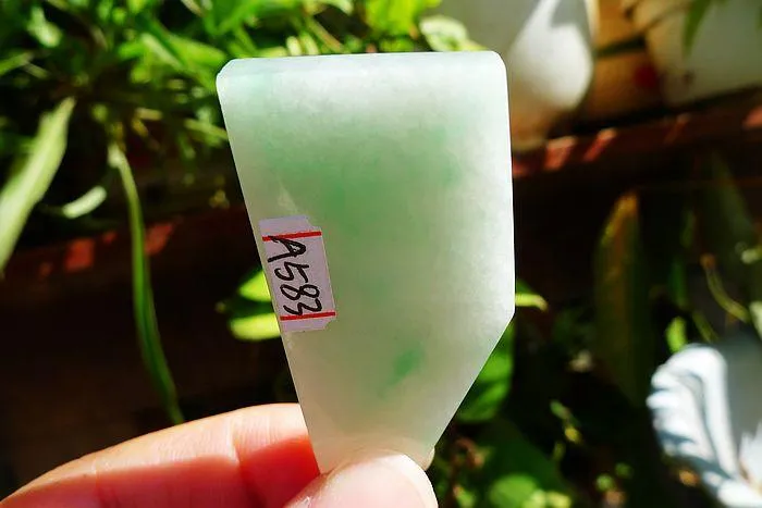 Natural Jade Rough Jadeite Raw (15g,4.9X2.4X0.45cm)