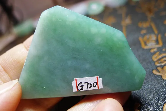 Natural Jade Rough Jadeite Raw (32g,5.4X3.8X0.65cm)