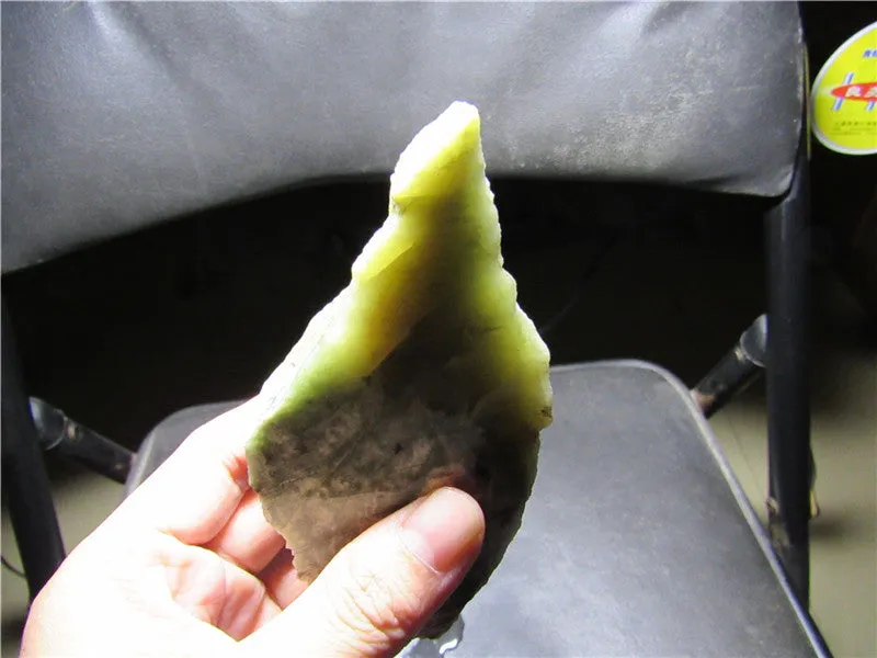 Natural Kunlun Jade Rough Nephrite Raw (410.15g, 110X58X45mm)