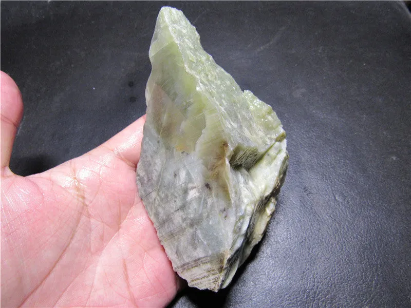 Natural Kunlun Jade Rough Nephrite Raw (410.15g, 110X58X45mm)