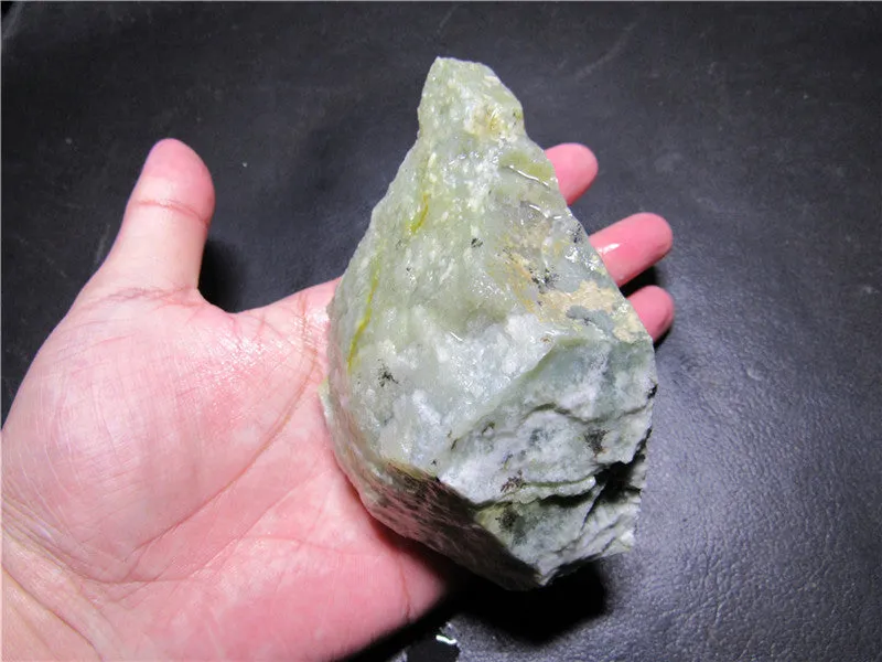 Natural Kunlun Jade Rough Nephrite Raw (410.15g, 110X58X45mm)