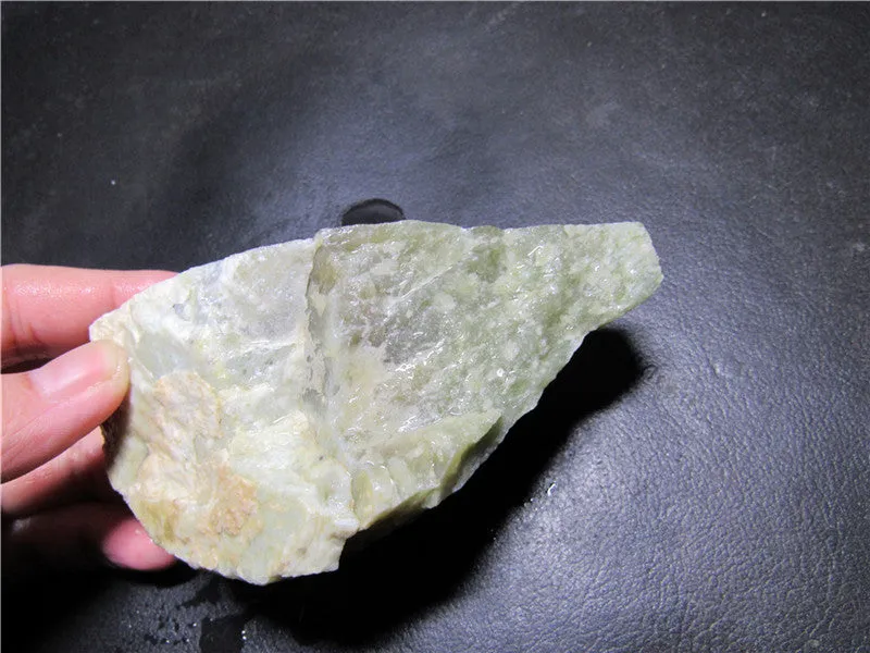 Natural Kunlun Jade Rough Nephrite Raw (410.15g, 110X58X45mm)