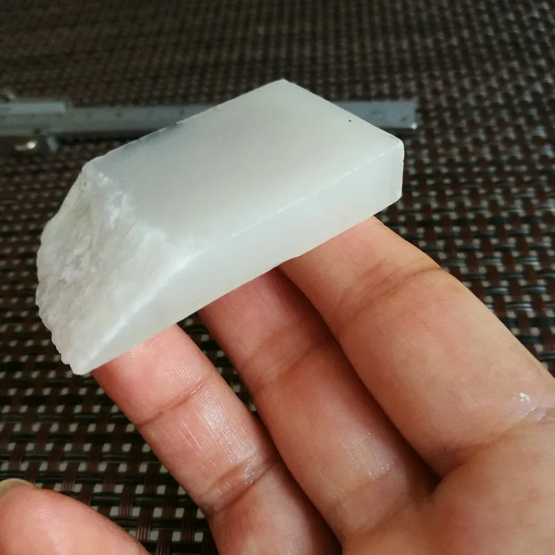 Natural Kunlun Jade Rough Nephrite Raw (42g, 5.4X3.1X1cm)